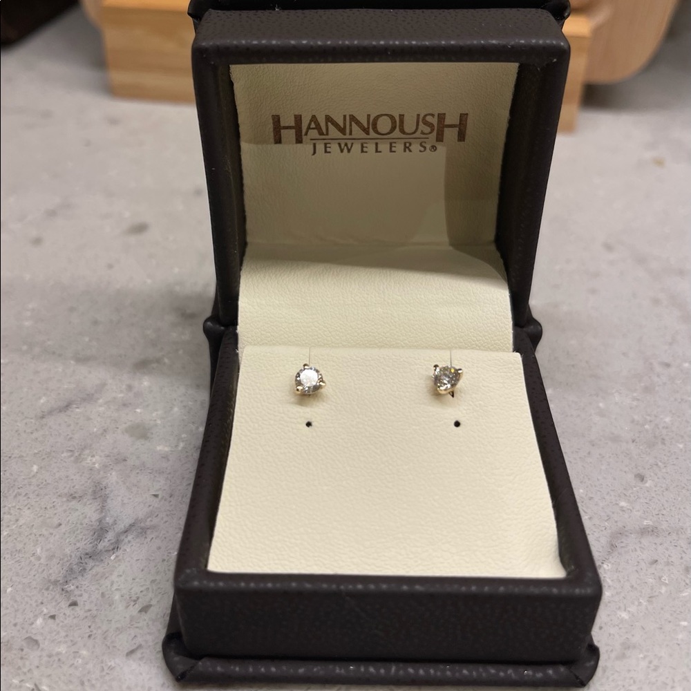 Brand New Prong Martini Diamond earrings. 14KY 0.50 CTW
